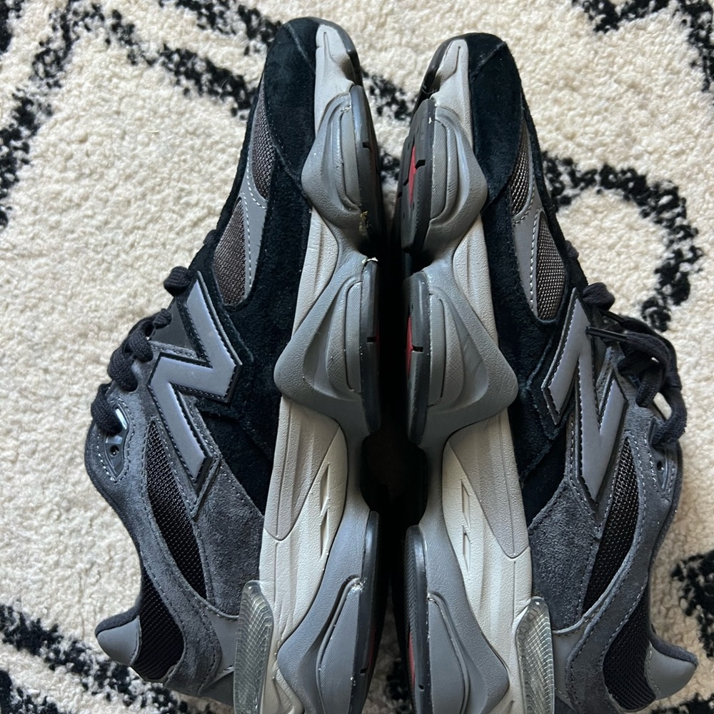 New Balance Black and Gray Shoes 9060s